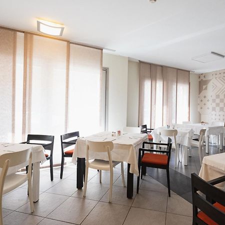 Parini Hotel Бозизио-Парини Экстерьер фото