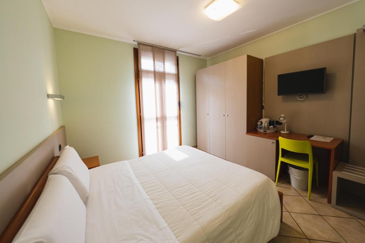 Parini Hotel Бозизио-Парини Экстерьер фото