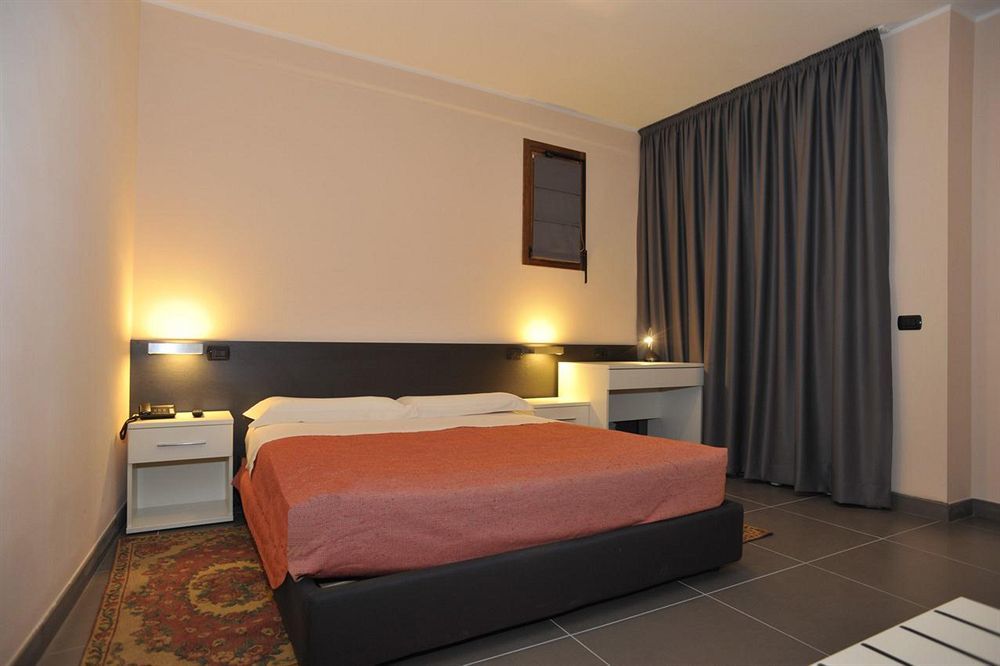 Parini Hotel Бозизио-Парини Экстерьер фото