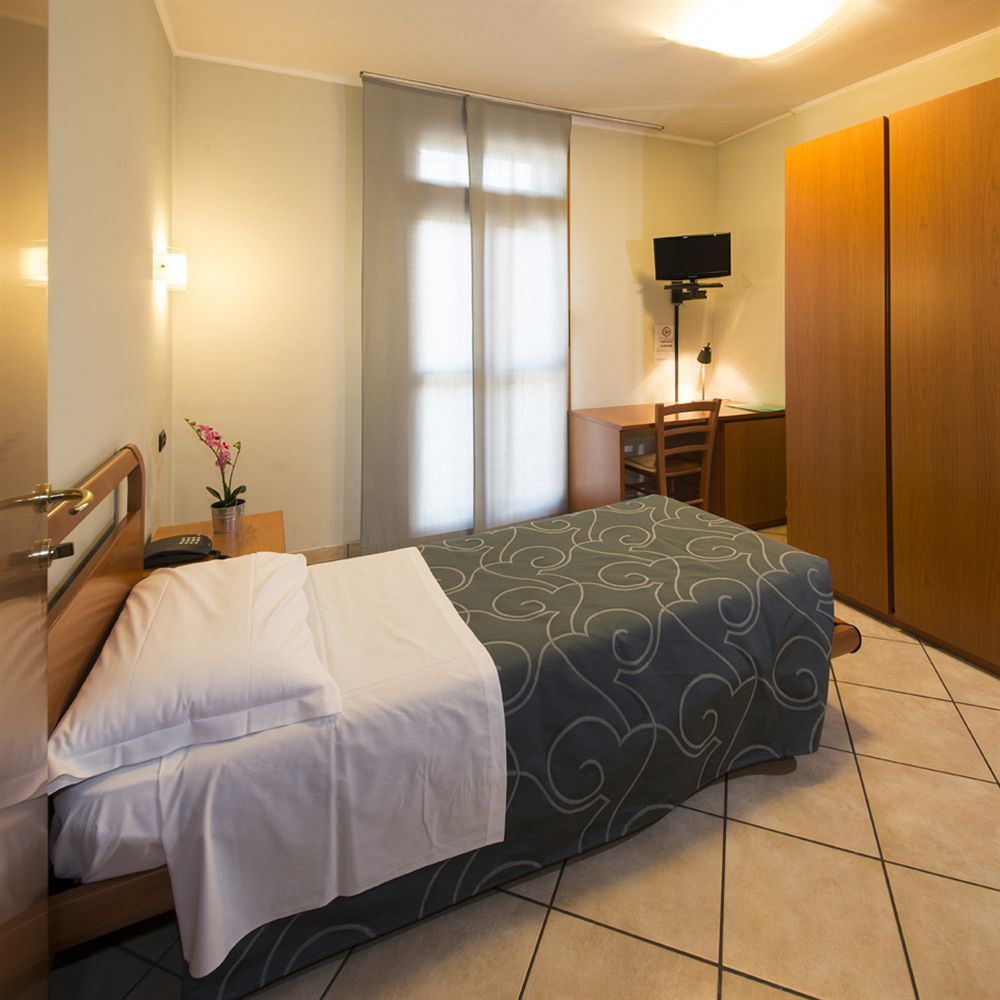 Parini Hotel Бозизио-Парини Экстерьер фото