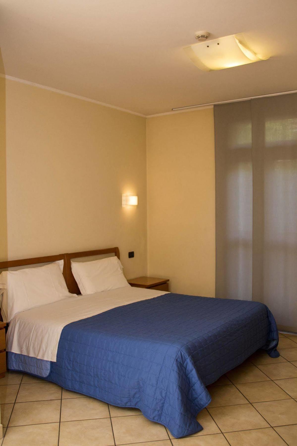 Parini Hotel Бозизио-Парини Экстерьер фото